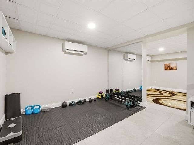 4 Wilshire Ln, Pelham, NH 03076