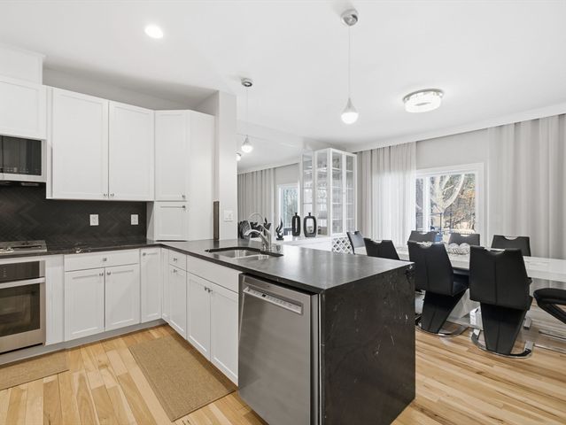 4 Wilshire Ln, Pelham, NH 03076