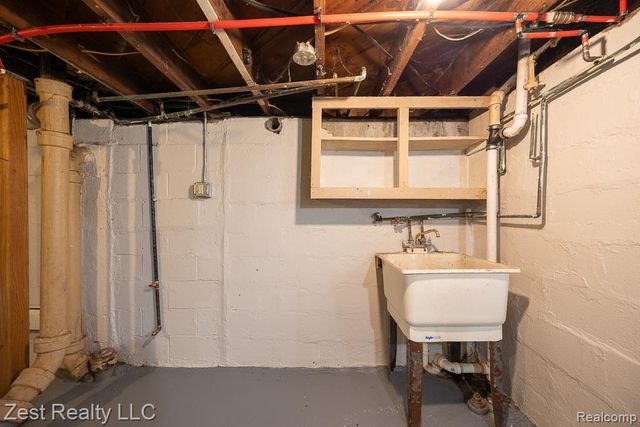 1353 Pagel Avenue, Lincoln Park, MI 48146