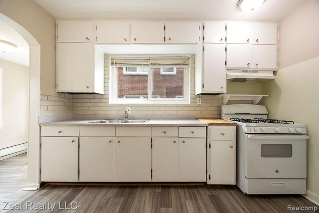 1353 Pagel Avenue, Lincoln Park, MI 48146