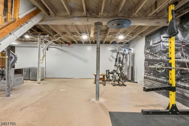 484 Raritan Rd, Roselle Boro, NJ 07203