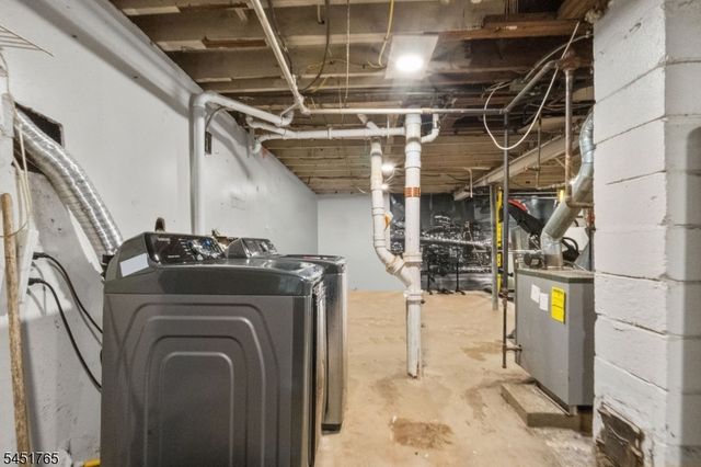 484 Raritan Rd, Roselle Boro, NJ 07203
