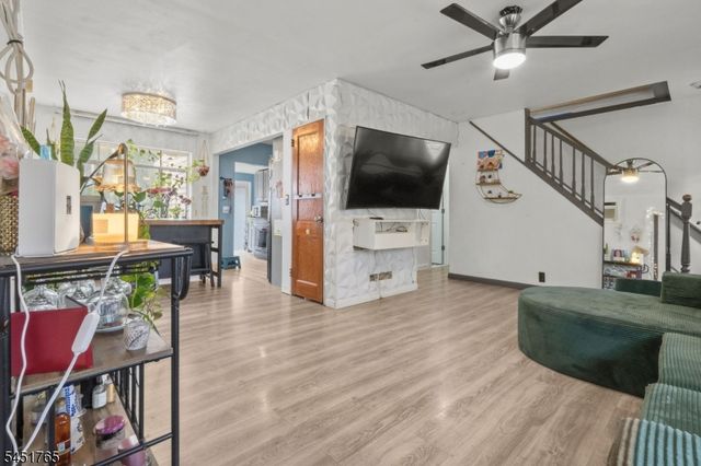 484 Raritan Rd, Roselle Boro, NJ 07203