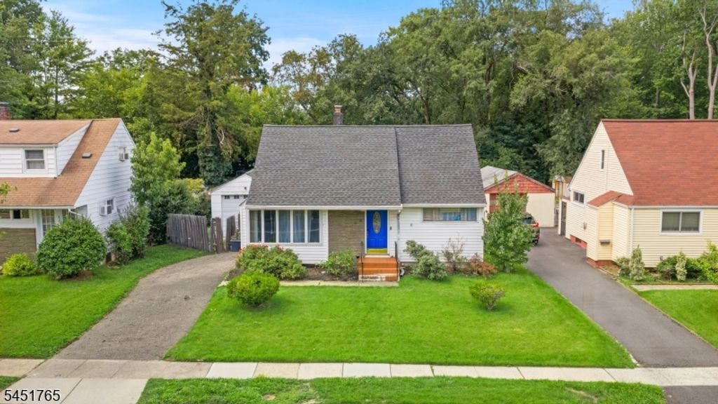484 Raritan Rd, Roselle Boro, NJ 07203