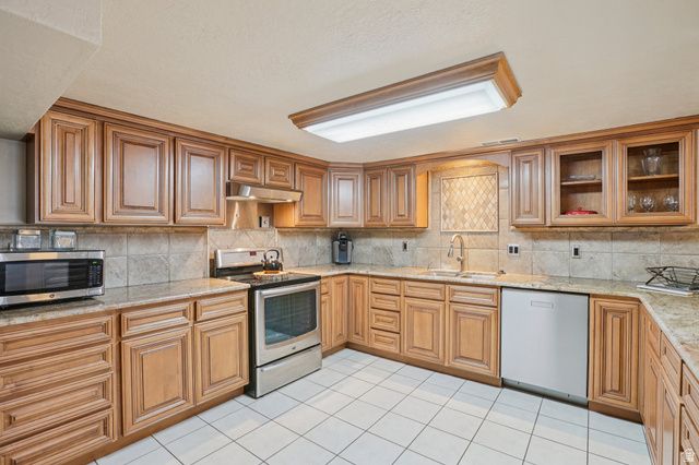 2686 E BONNEVILLE TERRACE DR, Ogden, UT 84403