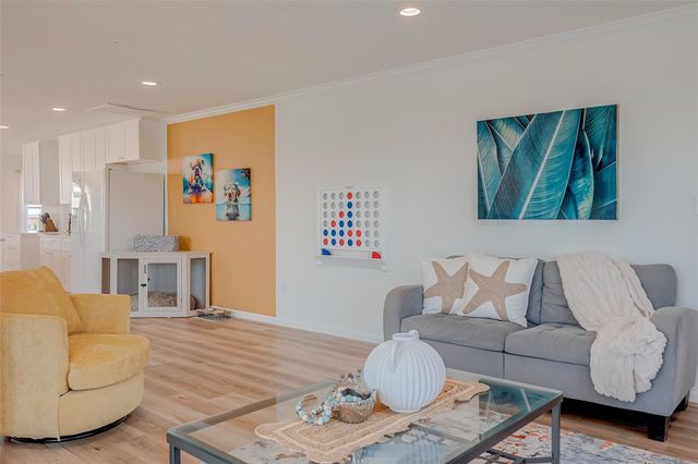 510 Surf Oaks Drive, Seabrook, TX 77586