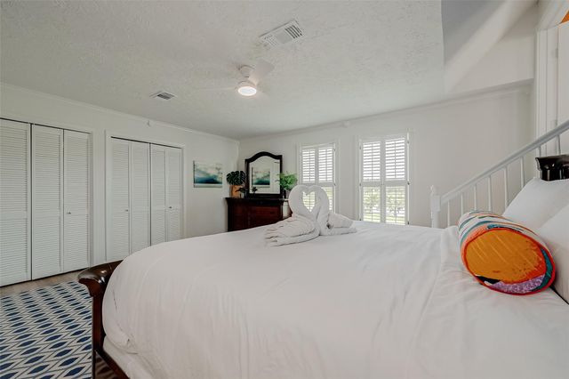 510 Surf Oaks Drive, Seabrook, TX 77586