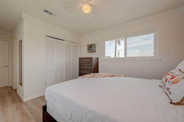 510 Surf Oaks Drive, Seabrook, TX 77586