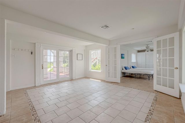 510 Surf Oaks Drive, Seabrook, TX 77586