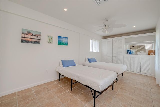 510 Surf Oaks Drive, Seabrook, TX 77586