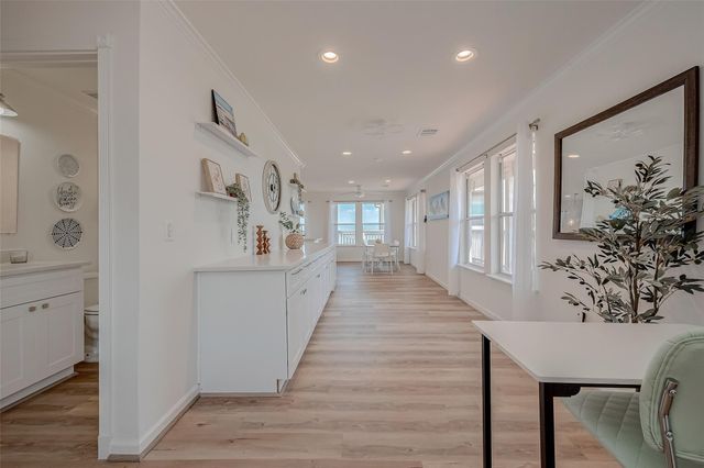 510 Surf Oaks Drive, Seabrook, TX 77586