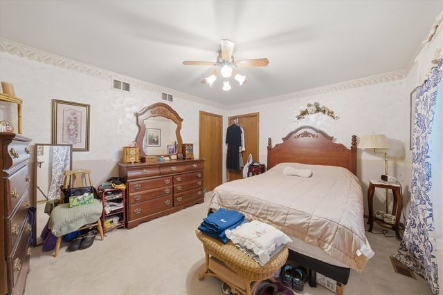 1026 S Schoolhouse Road, New Lenox, IL 60451
