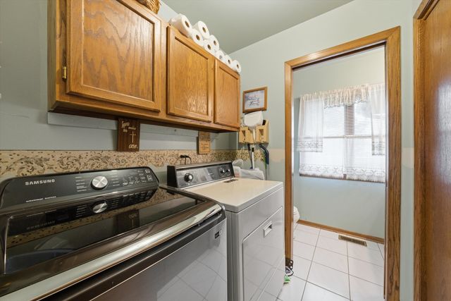 1026 S Schoolhouse Road, New Lenox, IL 60451