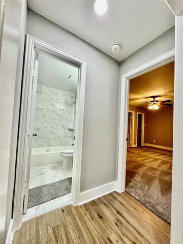 10210 Ashville Drive, Houston, TX 77051