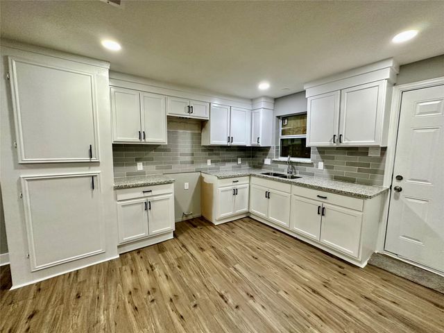 10210 Ashville Drive, Houston, TX 77051