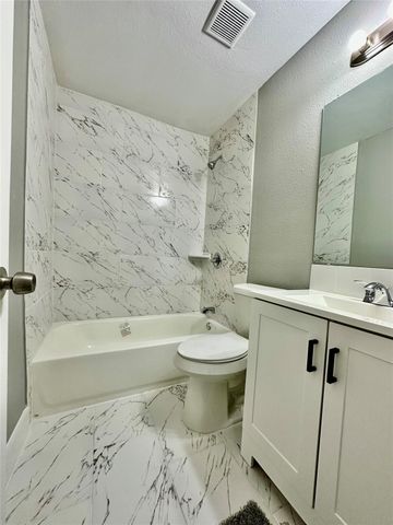 10210 Ashville Drive, Houston, TX 77051