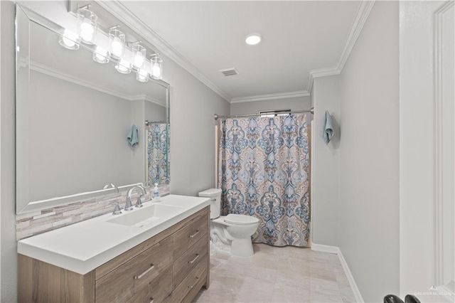 9230 N Moorefield Road, Mission, TX 78574