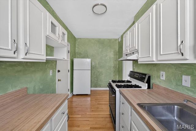 7521 Buckingham Drive 3W, St Louis, MO 63105