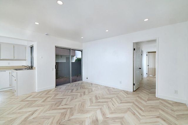 8015 Caminito De Pizza E, San Diego, CA 92108