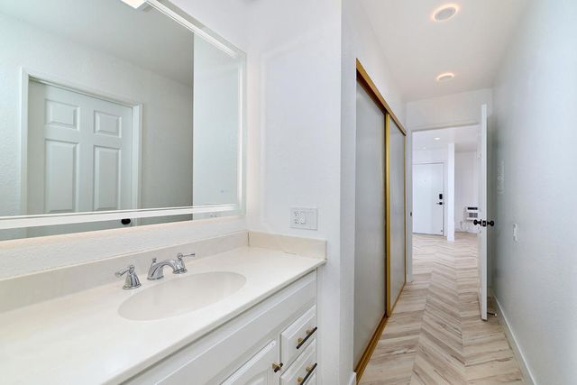 8015 Caminito De Pizza E, San Diego, CA 92108