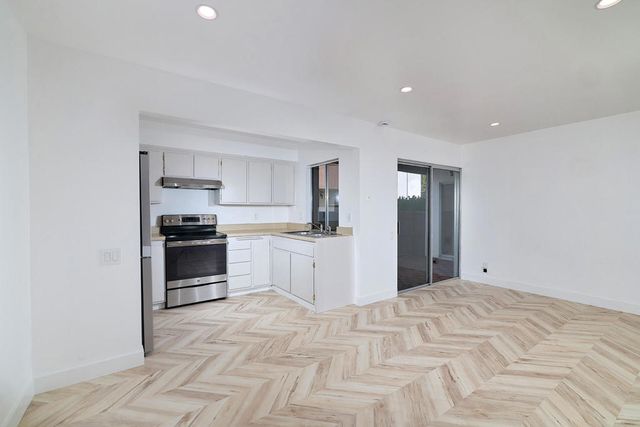 8015 Caminito De Pizza E, San Diego, CA 92108