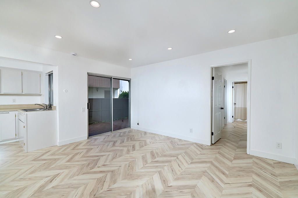 Image 10 of property listing at 8015 Caminito De Pizza E, San Diego, CA 92108