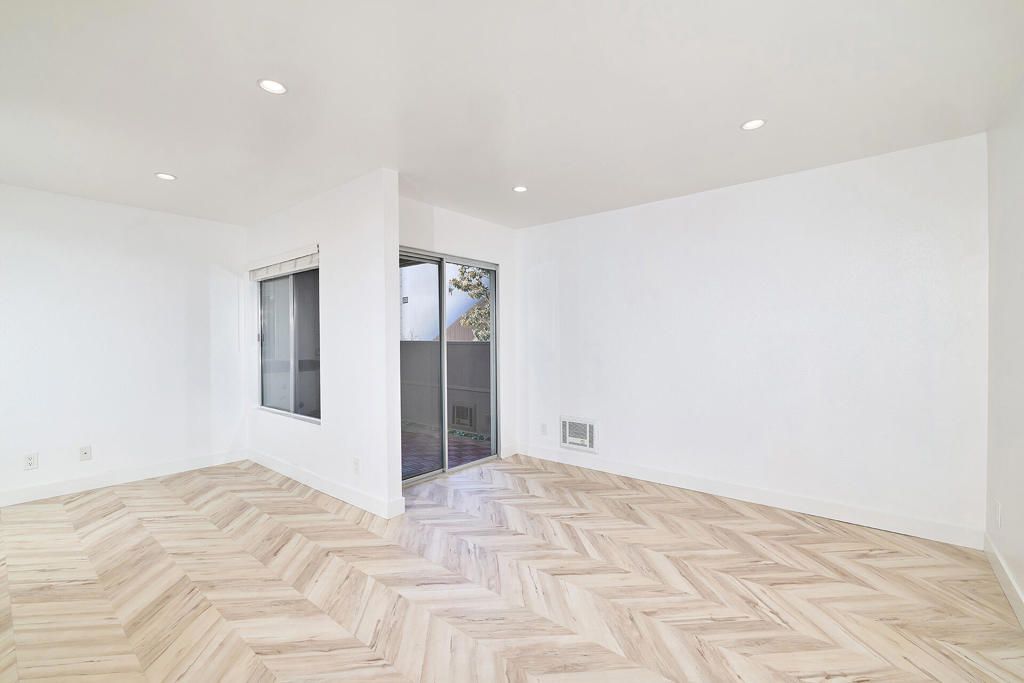 Image 14 of property listing at 8015 Caminito De Pizza E, San Diego, CA 92108