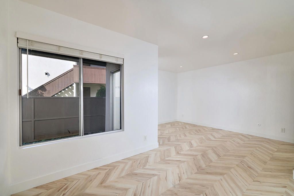 Image 15 of property listing at 8015 Caminito De Pizza E, San Diego, CA 92108