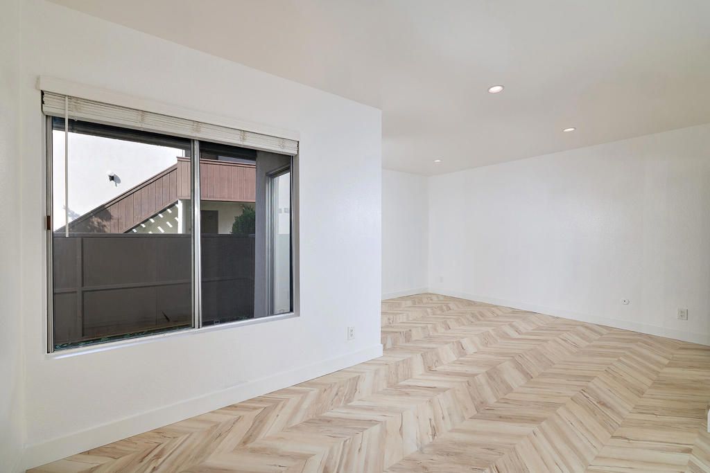 Image 19 of property listing at 8015 Caminito De Pizza E, San Diego, CA 92108