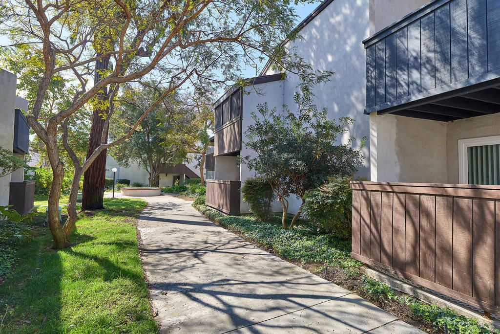 Image 2 of property listing at 8015 Caminito De Pizza E, San Diego, CA 92108