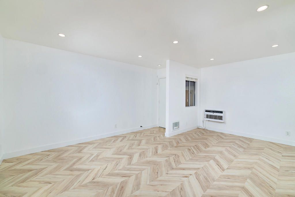 Image 20 of property listing at 8015 Caminito De Pizza E, San Diego, CA 92108