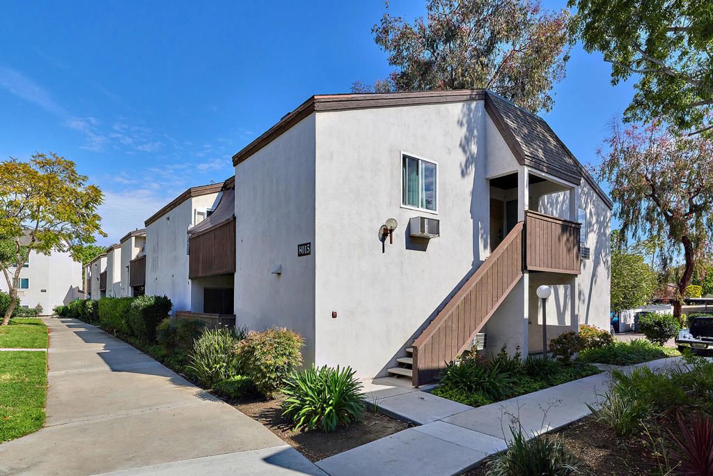 Image 3 of property listing at 8015 Caminito De Pizza E, San Diego, CA 92108