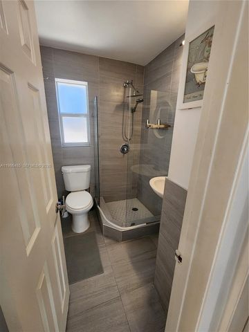 315 Walnut St 2, Hollywood, FL 33019