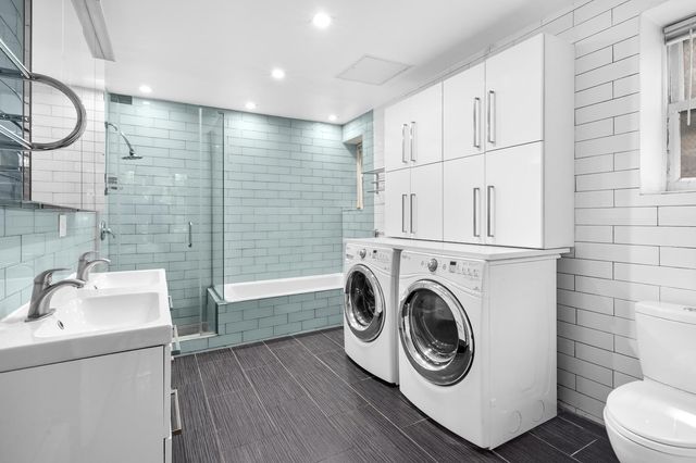 33 W 9th Street, New York City, NY 10011