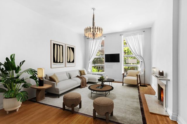 33 W 9th Street, New York City, NY 10011