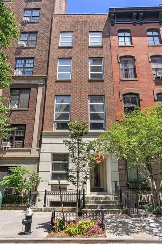 33 W 9th Street, New York City, NY 10011