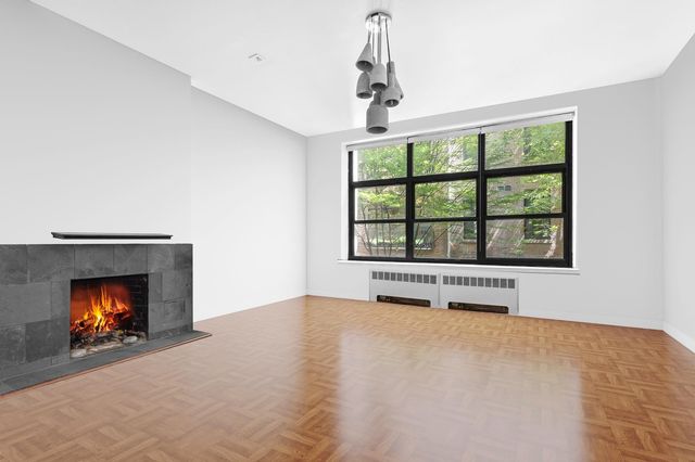 33 W 9th Street, New York City, NY 10011