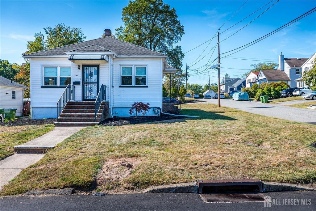 92 Lake View Boulevard, Edison, NJ 08817