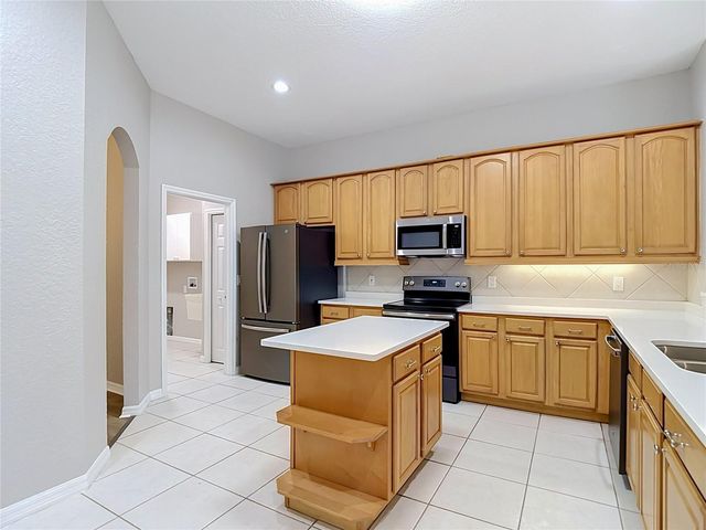 10221 GARDEN ALCOVE DRIVE, Tampa, FL 33647
