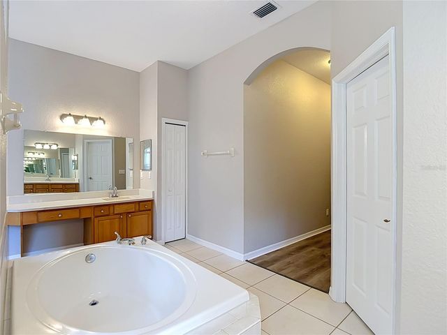 10221 GARDEN ALCOVE DRIVE, Tampa, FL 33647