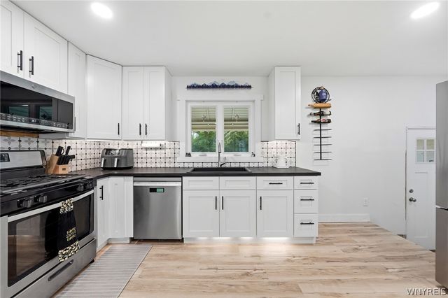 738 Upper Mountain Road, Lewiston, NY 14092