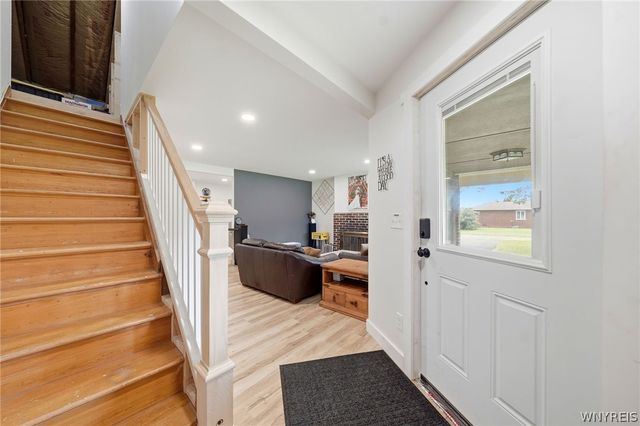 738 Upper Mountain Road, Lewiston, NY 14092