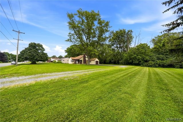 738 Upper Mountain Road, Lewiston, NY 14092
