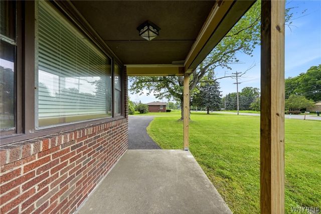 738 Upper Mountain Road, Lewiston, NY 14092