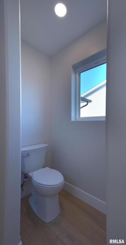 404 Crossroads Avenue, Camanche, IA 52730