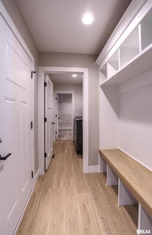 404 Crossroads Avenue, Camanche, IA 52730