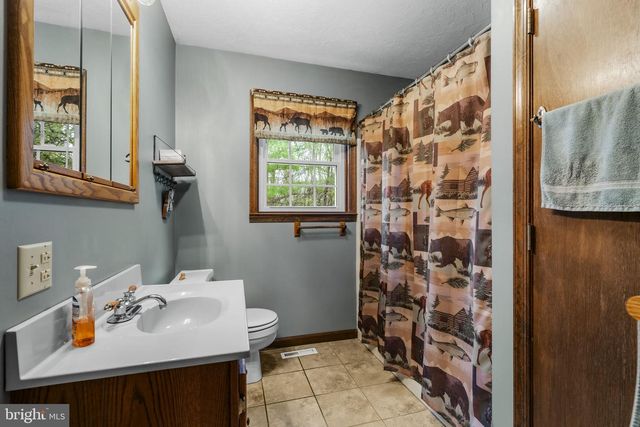 1195 SEGLOCK RD, Lititz, PA 17543