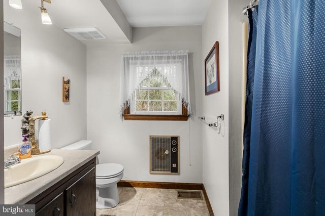 1195 SEGLOCK RD, Lititz, PA 17543