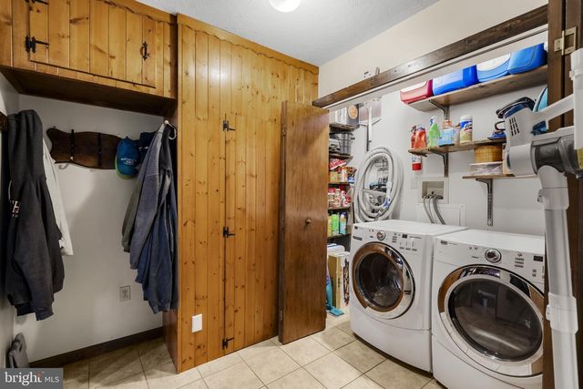1195 SEGLOCK RD, Lititz, PA 17543
