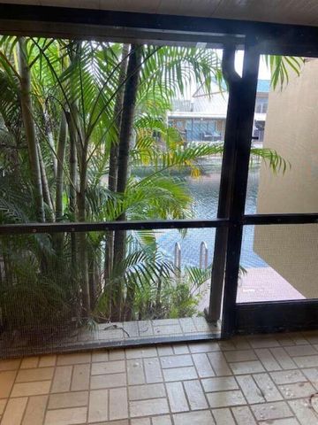 16023 Kingsmoor Way, Miami Lakes, FL 33014